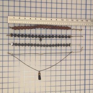 Set of 4 chokers